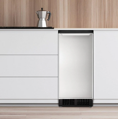 Legacy 15 Inch Wide 26 Lbs. Capacity Undercounter Ice Maker with 30 Lbs. Daily Ice Production and Pump Drain