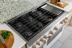 48 Inch Wide Smart Dual-Fuel Professional Range with 6 Burners and Griddle
